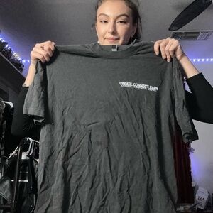Grey tee shirt